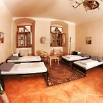 Albergue Homer - Old Town Square *