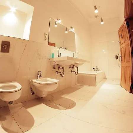 Homer - Old Town Square ホステル プラハ