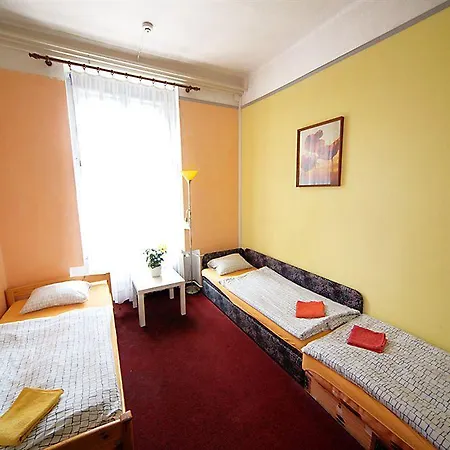 Homer - Old Town Square Hostel Praga
