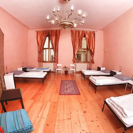 Homer - Old Town Square Hostel