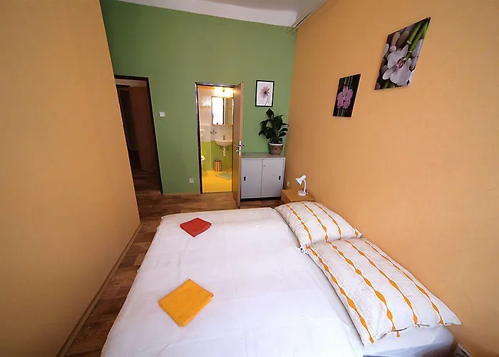 Homer - Old Town Square Hostel Praha